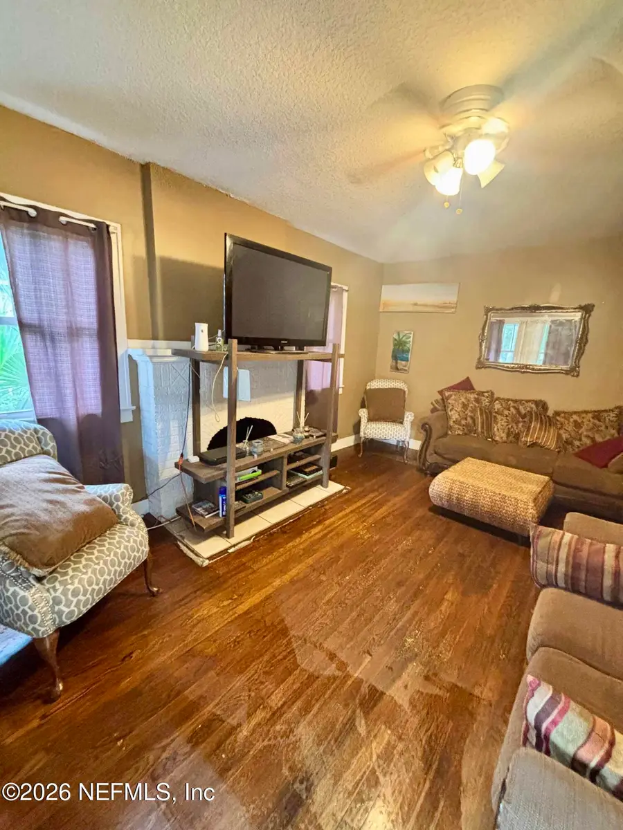 657 Basswood Street, Jacksonville, FL 32206 - #3