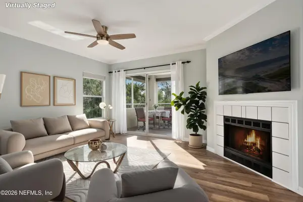 1800 The Greens Way #302, Jacksonville Beach, FL 32250