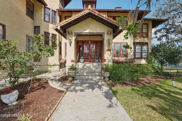 212 St Johns Avenue #201, Green Cove Springs, FL 32043