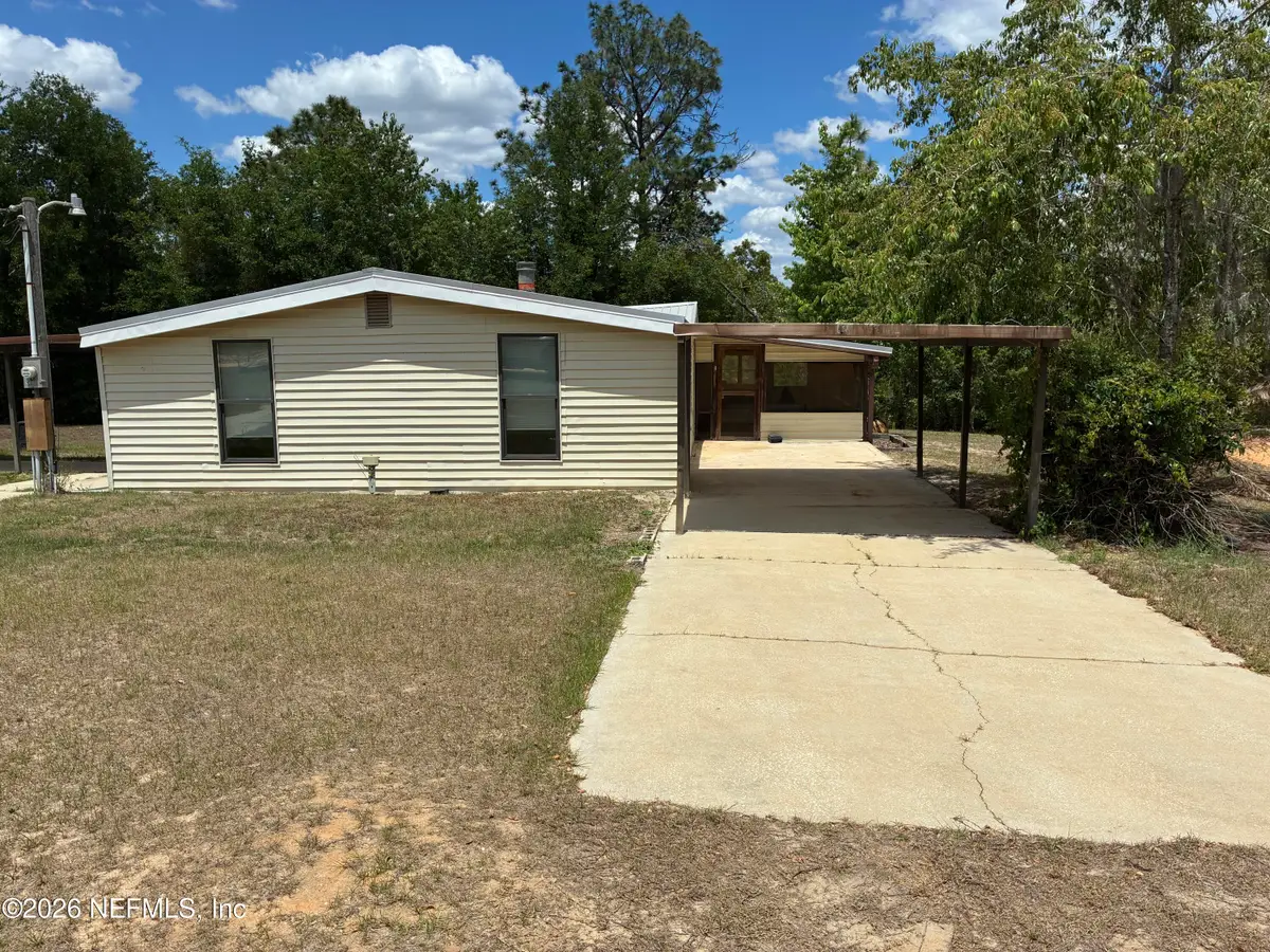 636 Union Avenue, Interlachen, FL 32148 - #1
