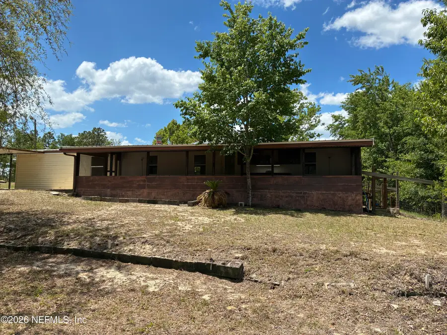 636 Union Avenue, Interlachen, FL 32148 - #3