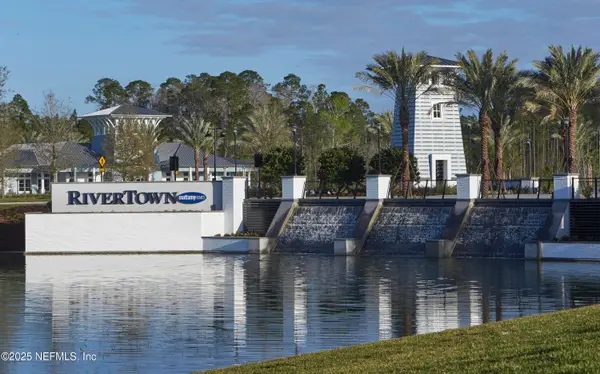 204 Holly Creek Drive, St. Johns, FL 32259