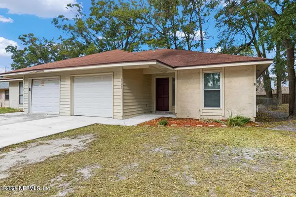 3552 Colony Cove W Trail, Jacksonville, FL 32277