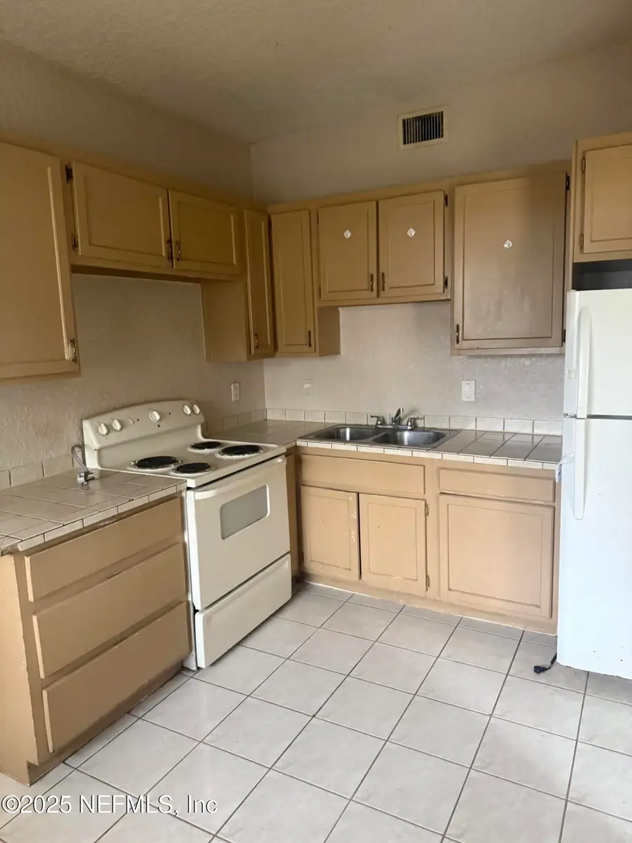 9068 11th Avenue, Jacksonville, FL 32208 - #2