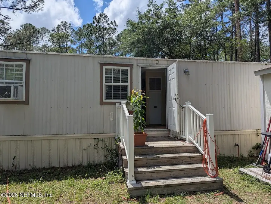 104 Moore Avenue, Interlachen, FL 32148 - #2