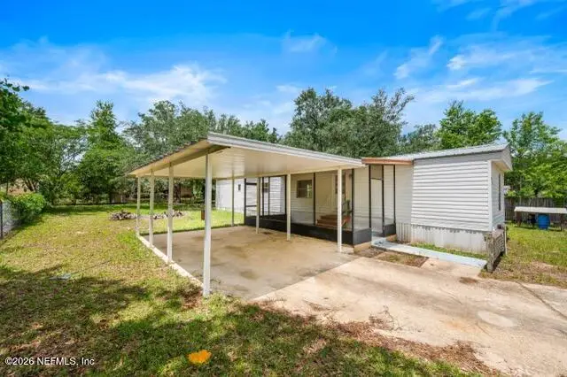 207 Milton Avenue, Interlachen, FL 32148 - #2