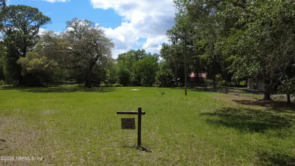 123 Willis Road, Hollister, FL 32147