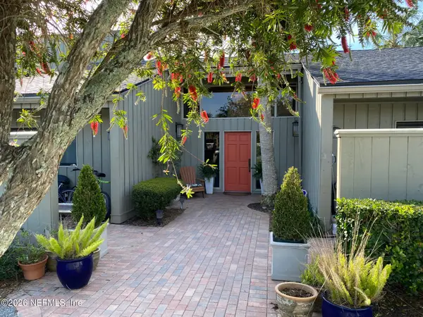 9897 Sawgrass E Drive, Ponte Vedra Beach, FL 32082