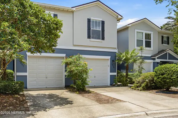 1049 N Black Cherry Drive, St. Johns, FL 32259
