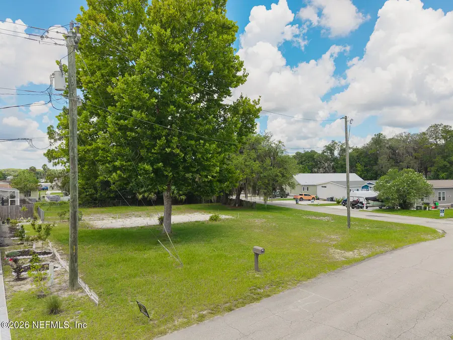 1305 2nd Avenue, Welaka, FL 32189 - #3