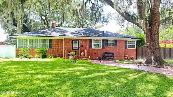 4504 Peachtree E Circle, Jacksonville, FL 32207