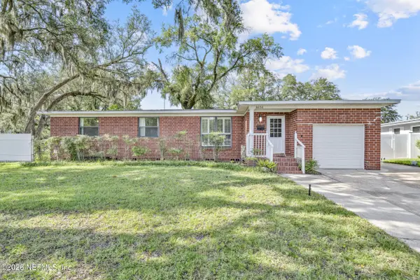 8636 St Patrick Lane, Jacksonville, FL 32216