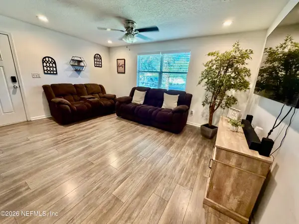 4751 Lincrest N Drive, Jacksonville, FL 32208