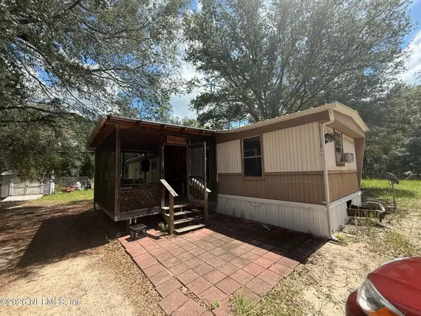 116 Smokey Avenue, Interlachen, FL 32148