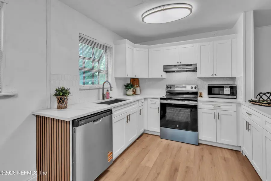 7420 Stonehurst S Road, Jacksonville, FL 32277 - #2