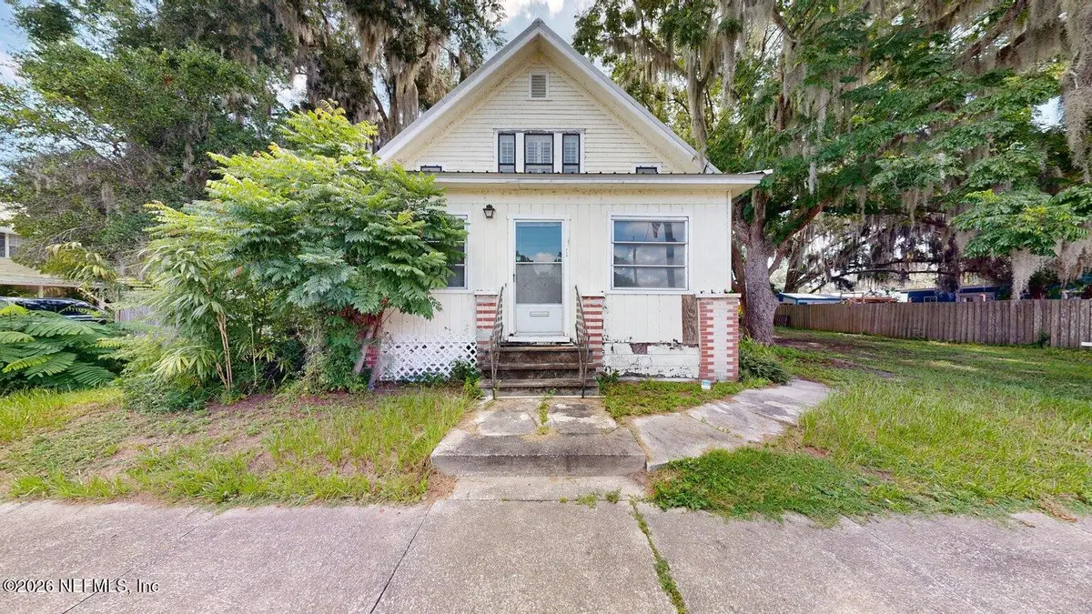 216 N Summit Street, Crescent City, FL 32112 - #1