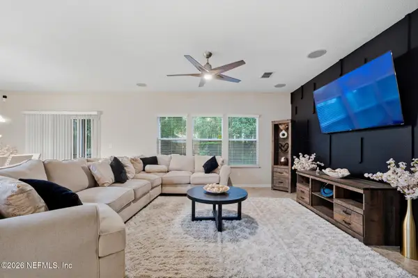 438 Auburn Oaks E Road, Jacksonville, FL 32218