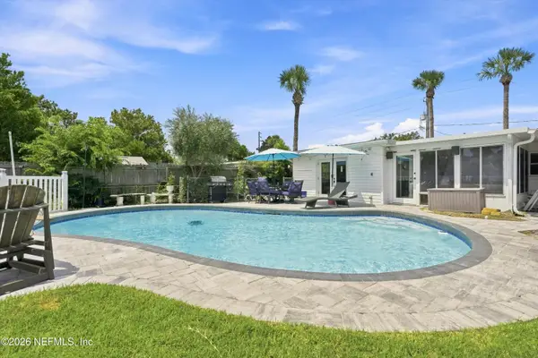 902 N 8th N Avenue, Jacksonville Beach, FL 32250