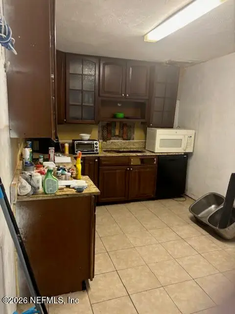 802 Derbyshire Road, Daytona Beach, FL 32117 - #3
