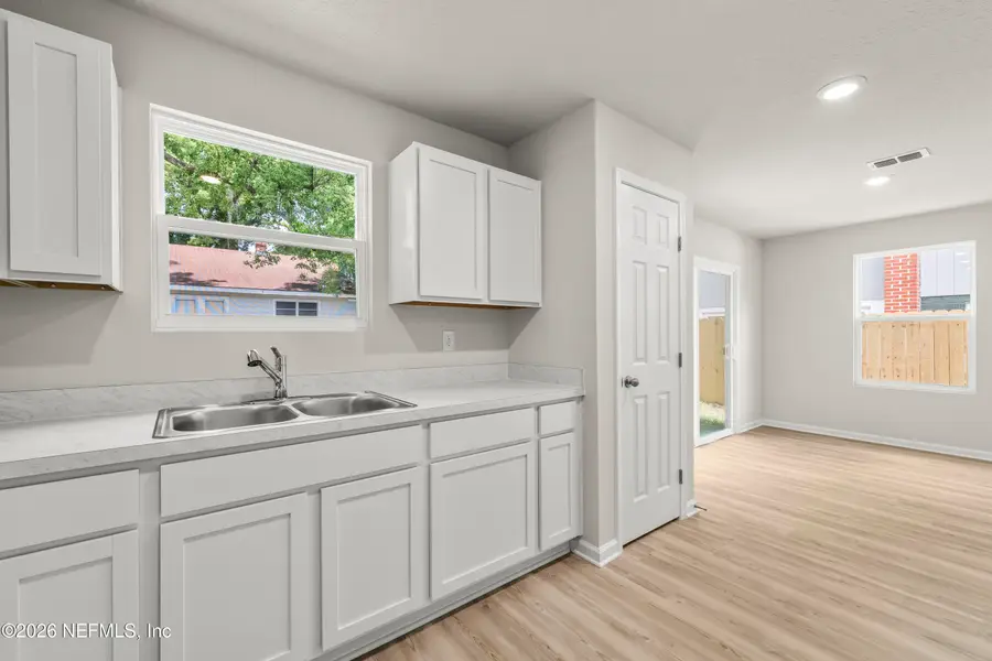 243 W 39th Street, Jacksonville, FL 32206 - #3