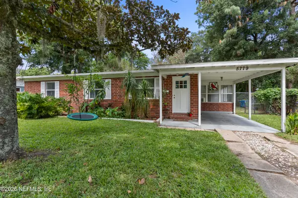 5779 Lake Lucina N Drive, Jacksonville, FL 32211