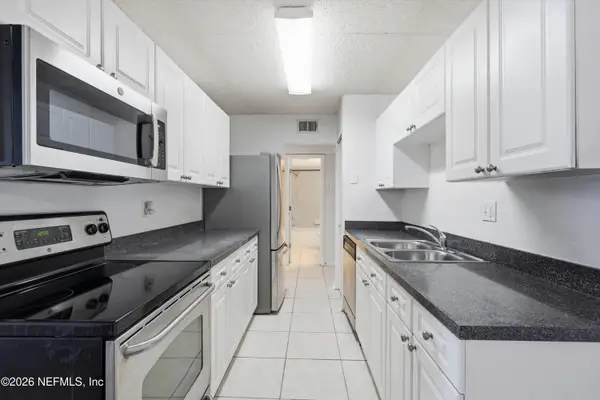 355 Monument Road #10 D1, Jacksonville, FL 32225