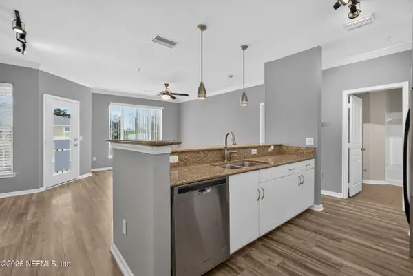 8290 Gate W Parkway #817, Jacksonville, FL 32216