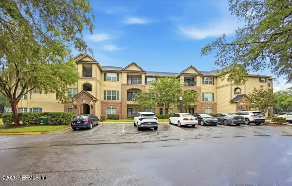 7800 Point Meadows Drive #231, Jacksonville, FL 32256