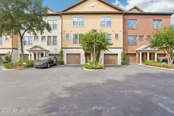 9823 Tapestry Park Circle #204, Jacksonville, FL 32246
