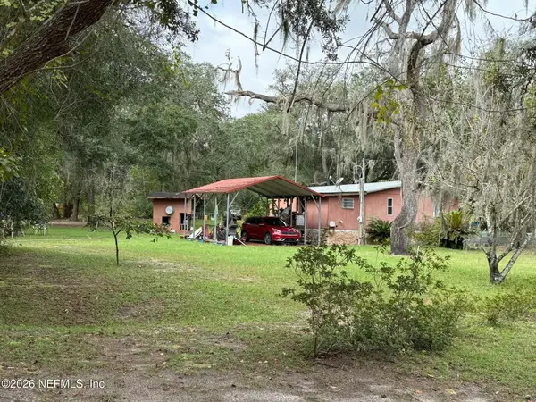 127 West Lake Drive, Hawthorne, FL 32640