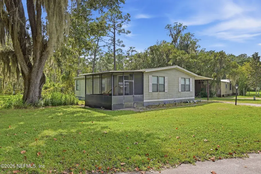 106 E Warren Avenue, East Palatka, FL 32131 - #2