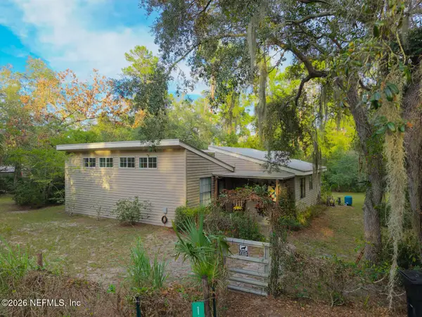 112 Pennsylvania Ave Avenue, Satsuma, FL 32189