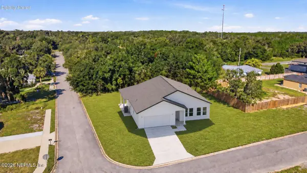 112 Village Drive, Welaka, FL 32193
