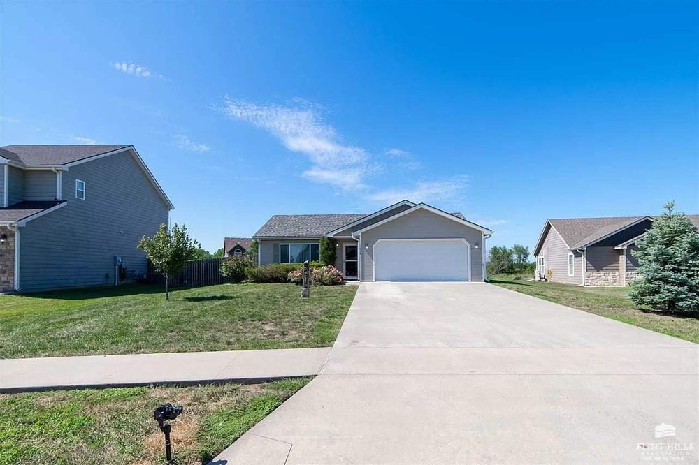 3024 Matter Drive, Manhattan, KS 66502 ERA