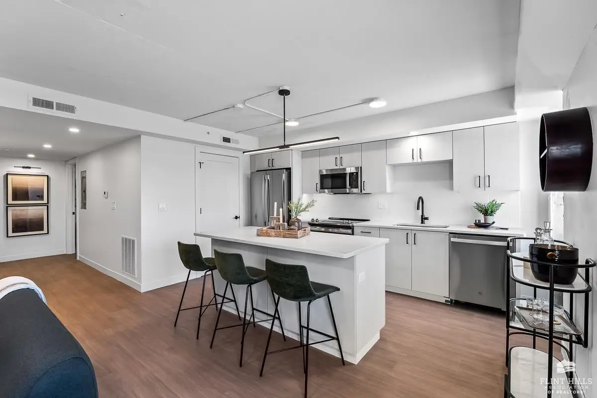 1700 N Manhattan Avenue #202, Manhattan, KS 66502 - Image #1