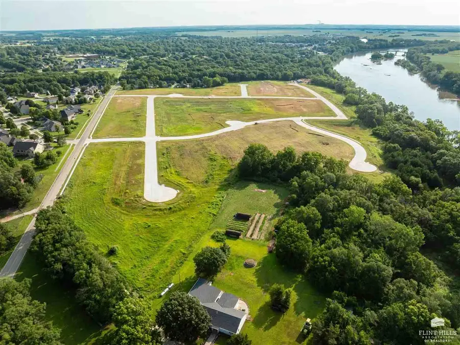 304 Overbrook Drive, Wamego, KS 66547 - #3