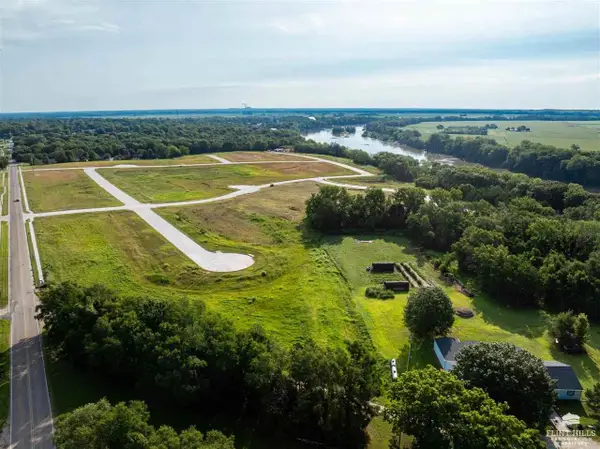 208 Sandbar Drive, Wamego, KS 66547