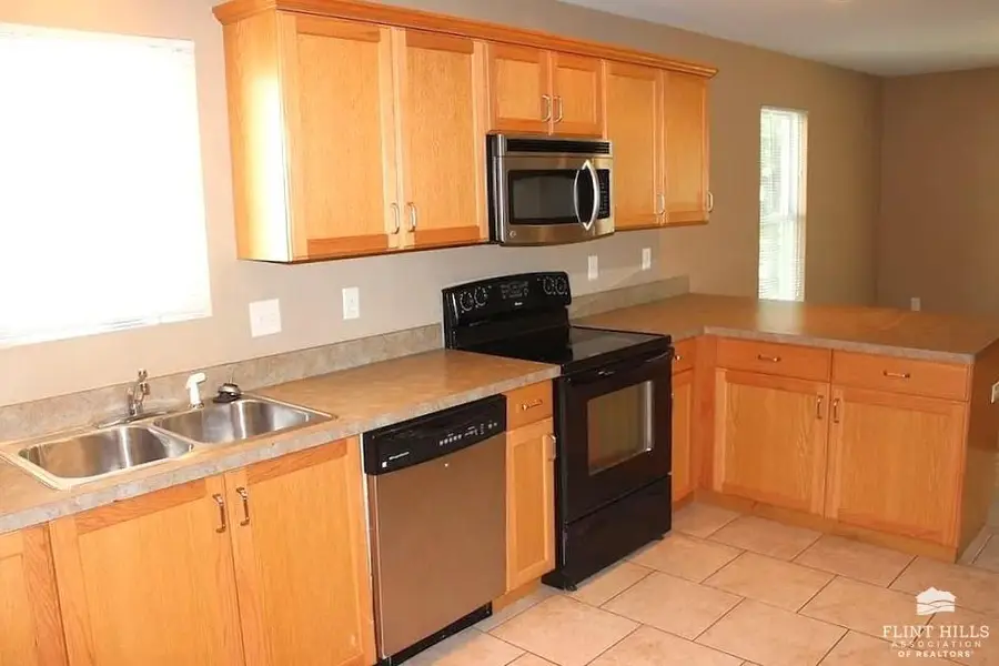 924 Bertrand Street, Manhattan, KS 66502 - Image #2