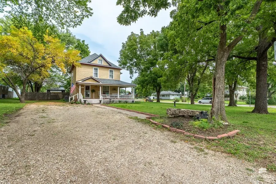 111 E 10th St, Alma, KS 66401 - Image #3