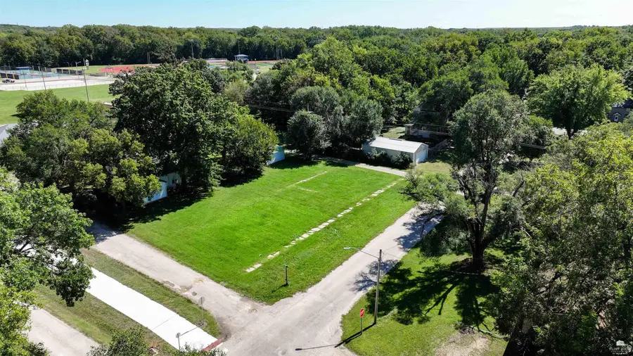 229 Hall Street, Council Grove, KS 66846 - Image #2