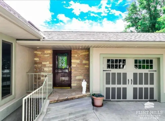 300 W Durink, Saint Marys, KS 66536 - Image #3