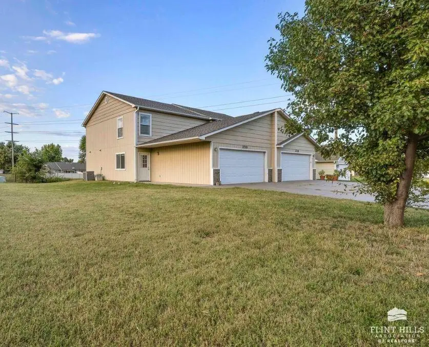 2730 Buttonwood Drive, Manhattan, KS 66502 - Image #2