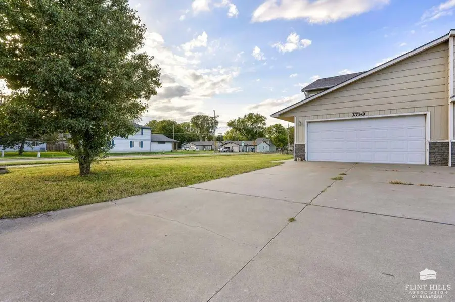 2730 Buttonwood Drive, Manhattan, KS 66502 - Image #3
