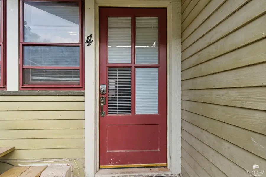 917 Laramie Street, Manhattan, KS 66502 - #3