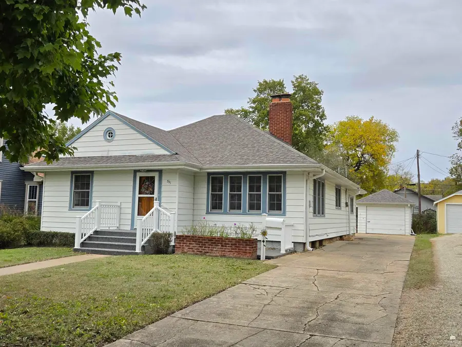 321 NE 9th Street, Abilene, KS 67410 - Image #2