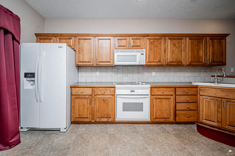 1221 NW 5th Street, Abilene, KS 67410 - Image #3