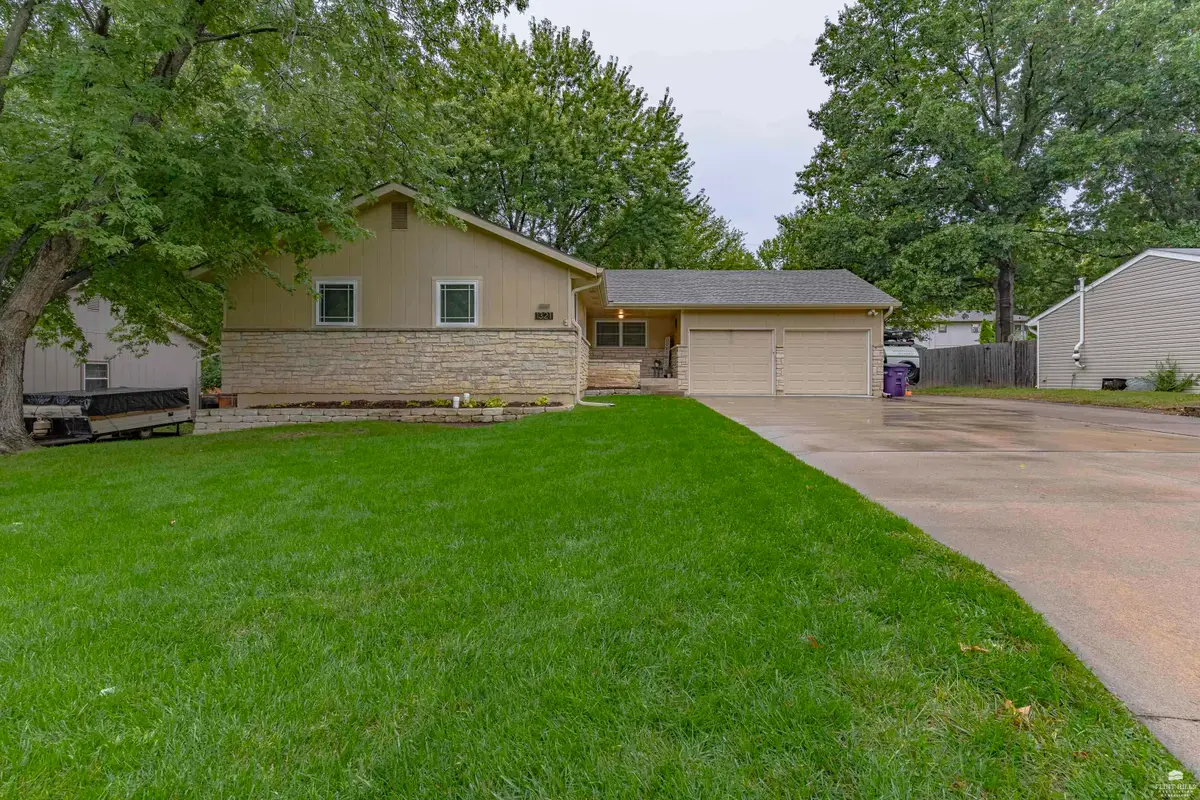 1321 Givens Road, Manhattan, KS 66503 - Image #1