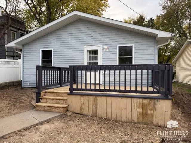 621 Blunt Street, Clay Center, KS 67432 - Image #2