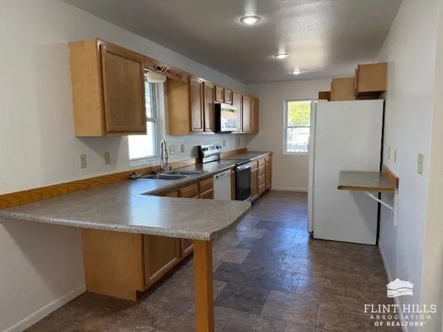 621 Blunt Street, Clay Center, KS 67432 - Image #3