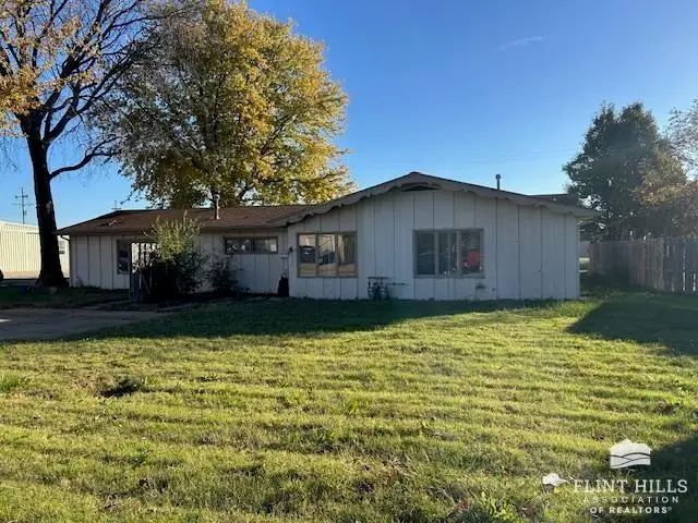 1008 Pine, Wamego, KS 66547 - Image #1